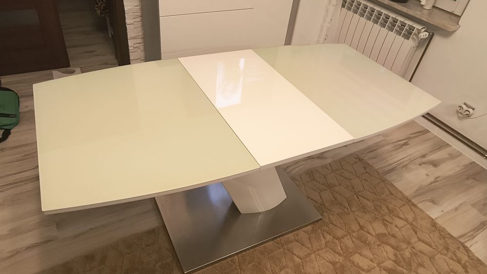 Biały stół rozkładany. Wysoki połysk.