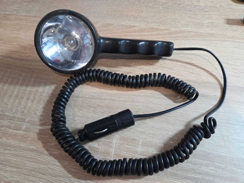 Przenośna lampka samochodowa warsztatowa 12V na gniazdo zapalniczki