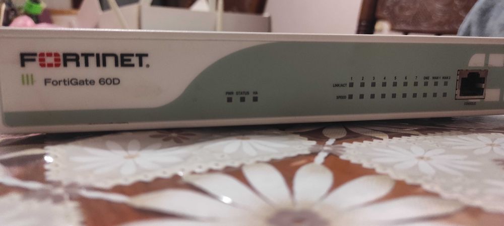 Fortinet Fortigate 60D без БП, но с переходником.