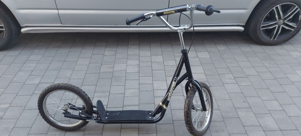 Hulajnoga scooter.