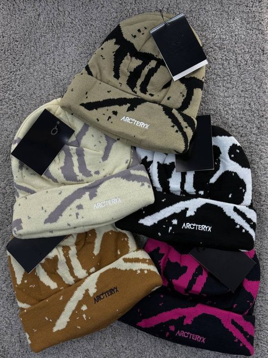 шапка Arcteryx.