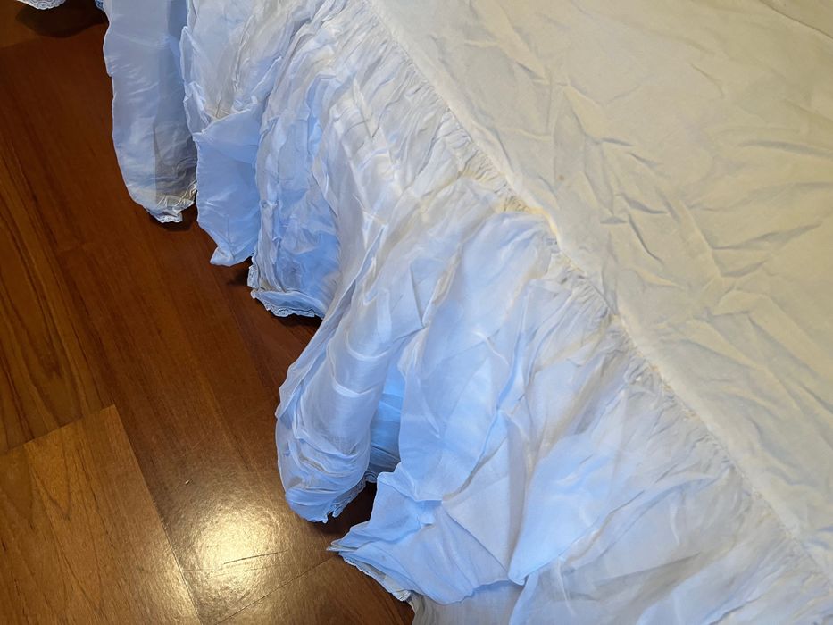 Saiote antigo para cama