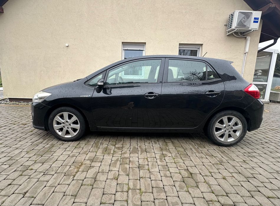 Sprzedam Toyota Auris hybryda !
