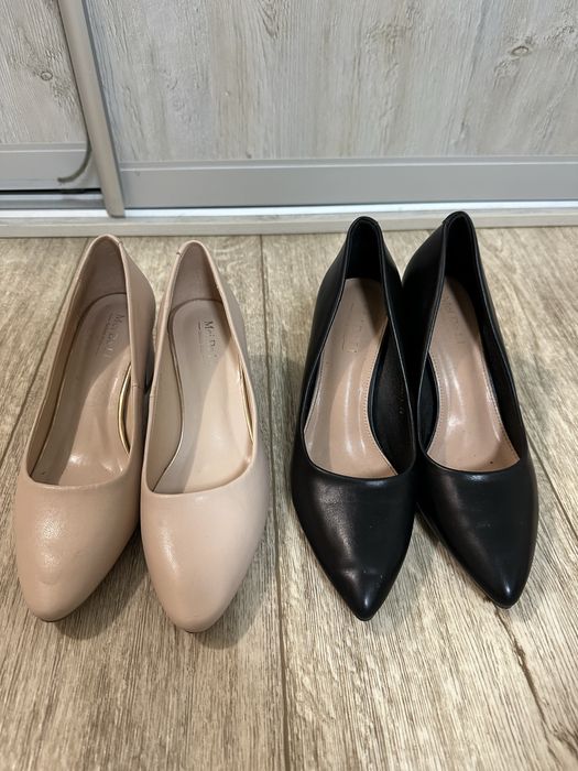 Туфлі чорні. Туфлі беж.