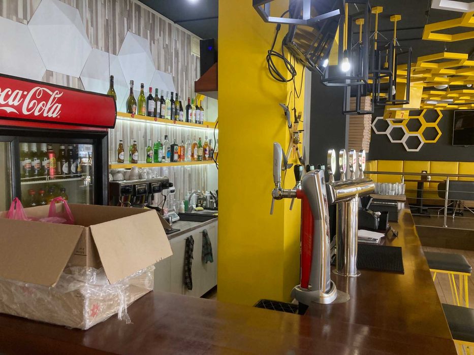 Оренда приміщення, червона лінія.