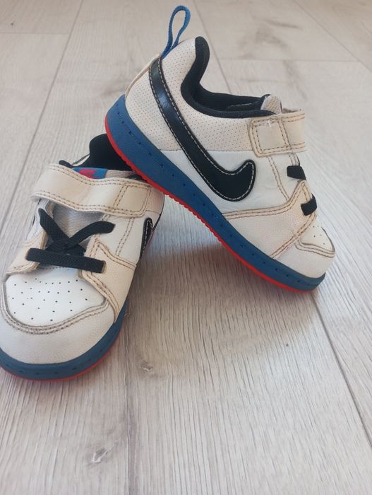 Дитячі кросівки фірми nike