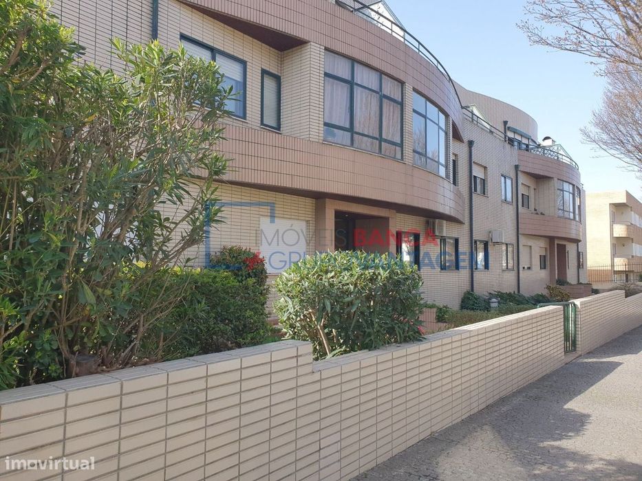 Apartamento T1 C/ Lugar de Garagem e Arrumo — Gulpilhares E Valadares, Porto