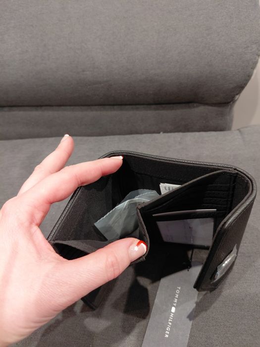 Super prezent oryginalny damski portfel Tommy Hilfiger