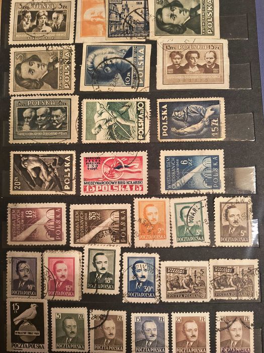 Znaczki 1900 - 1970 r  120 stron w klaserach Znaczki z Świata i Polski