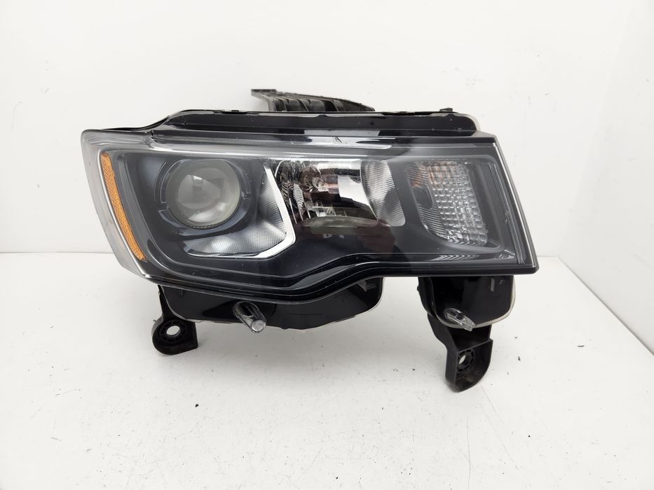 Фара права Jeep Grand Cherokee WK 2017-2021 USA чорна