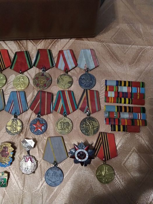 Набор украшений времён СССР.