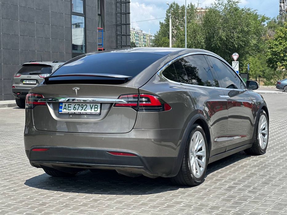 Tesla Model X 2016
