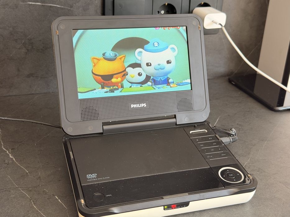 Philips PET708 DVD програвач плеєр в дорогу