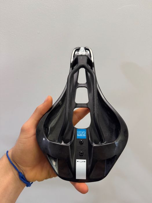 Selim Bicicleta PRO Stealth 142mm (Como Novo)