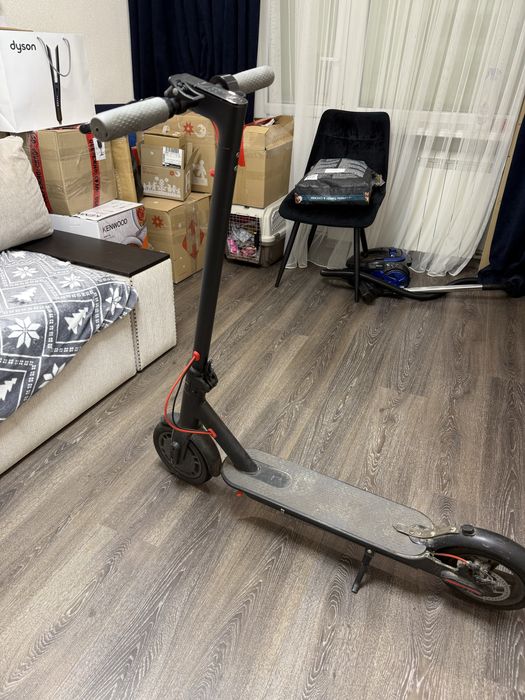 Електросамокат Kugoo M365 Pro Б/У хороший стан Чорний