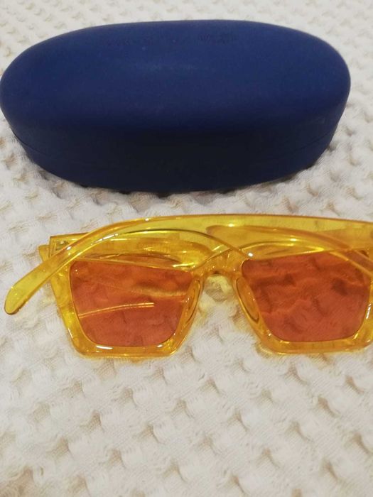 Oculos de sol, amarelo