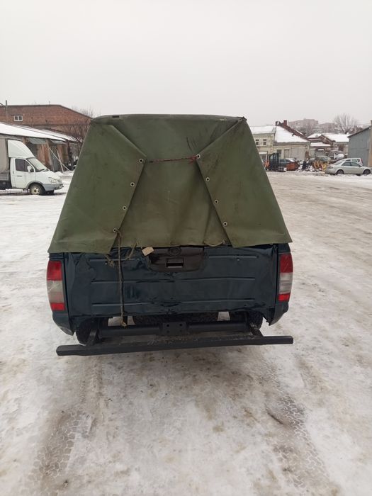 Nissan Navara D22 2,5 дизель 2003 рік Повний привід 4×4 Гарний Пікап