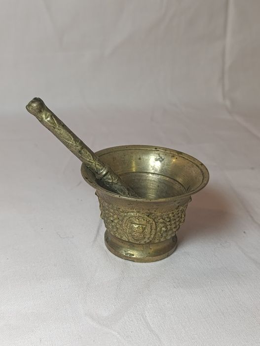 Ступка Голова Льва с пестиком бронза