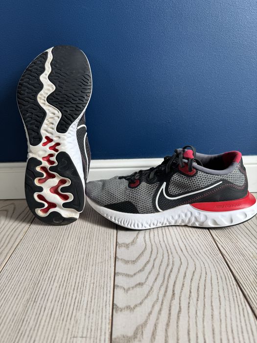 Кросівки Nike Renew Run - розмір 44,5 (28,5)