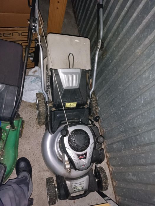 Kosiarka spalinowa z napędem