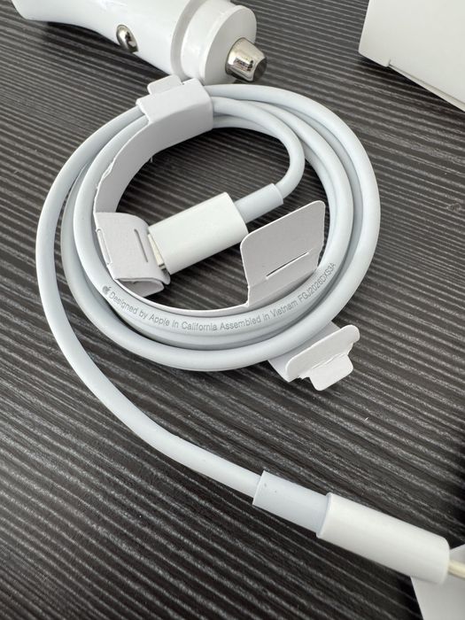 Автомобільний зарядний пристрій зарядка автомобільна Apple car charger