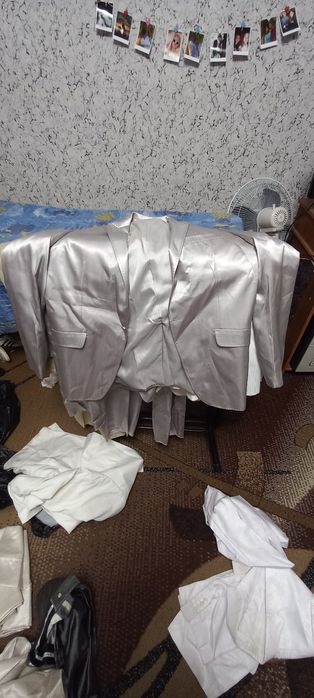 Продам мужские костюмы