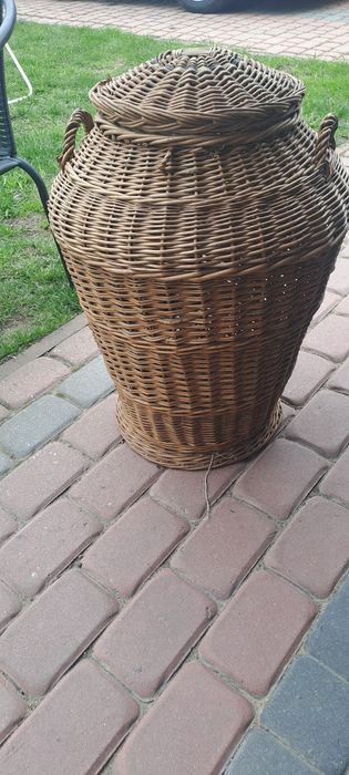 Kosz wiklinowy z pokrywką