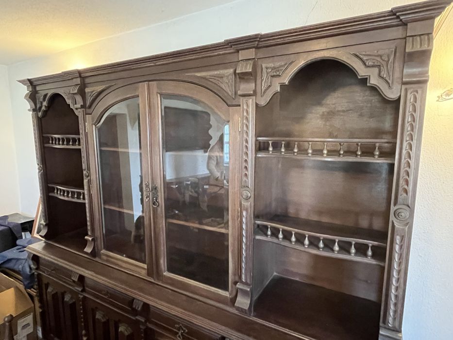 Movel louceiro de sala em madeira