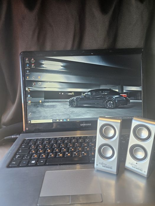 Самсунг 17 дюймів NP350E7C