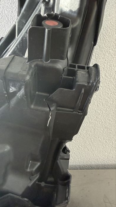 Farol drt toyota prius w6 2023