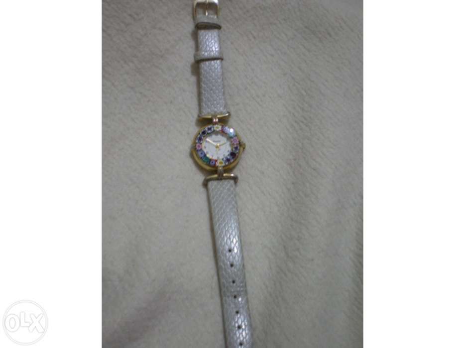 Relógio com vidro de Murano