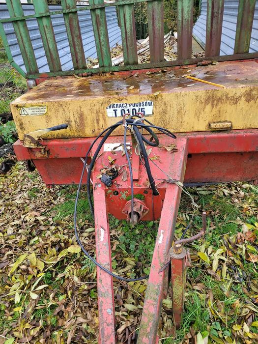 Przyczepa samozbierająca