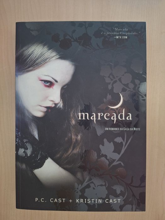 Livro Marcada de P.C. Cast e Kristin Cast