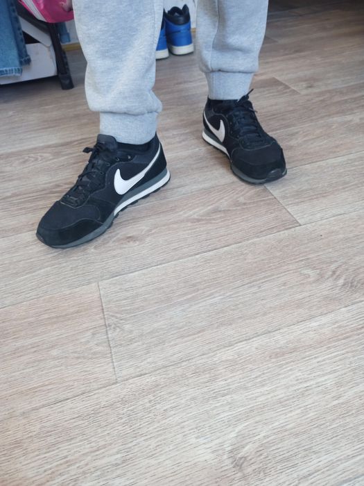 Кросівки Nike MD Runner 2 ( 43 розмір,28 см)
