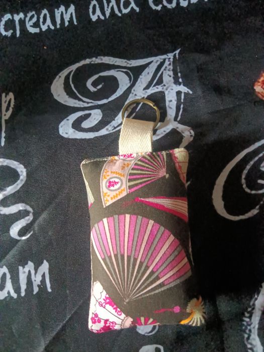 Porta chaves, Home Sweat Home
Feito a Mão 
Nunca foi usado 
17 cm de c