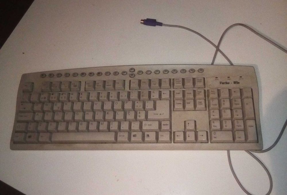 Material informático antigo