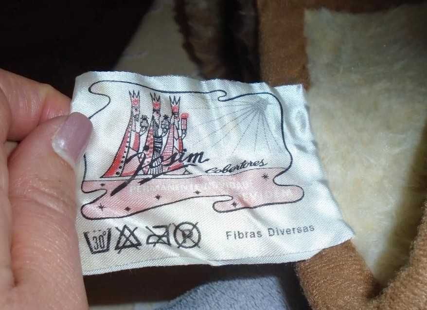 Cobertor castanho/ imagem 2 veados !