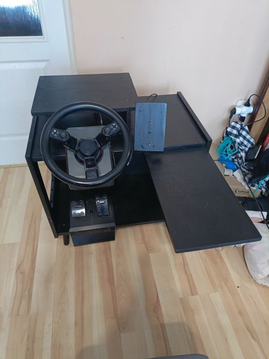 Kierownica Logitech G Saitek + Biurko