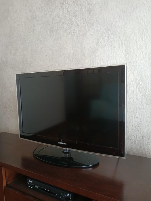 TV Samsung 32" em bom estado