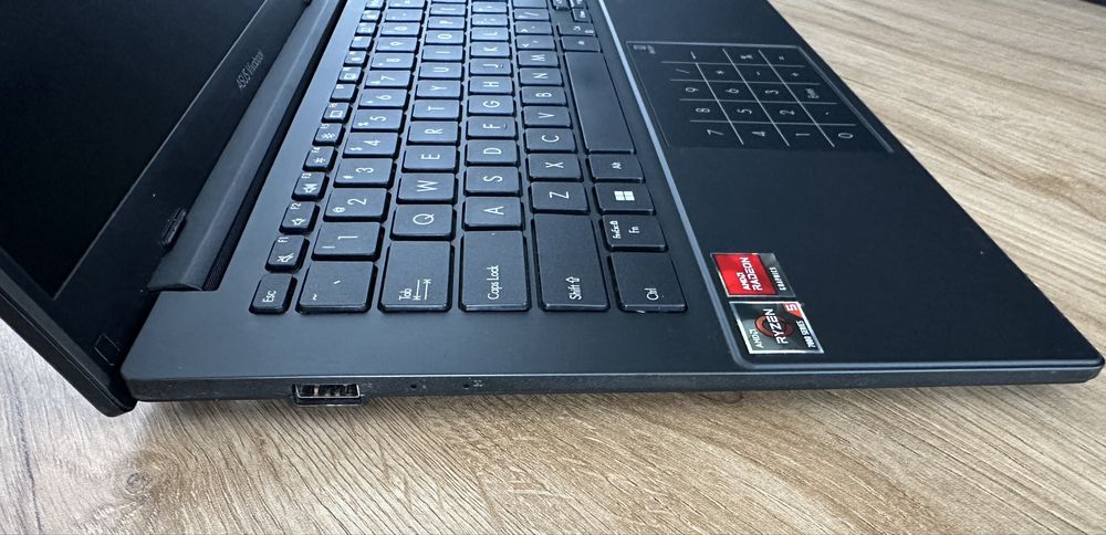 Ноутбук Asus VivoBook Go 14 (E1404FA) Ryzen 5 7520U 16GB 512GB