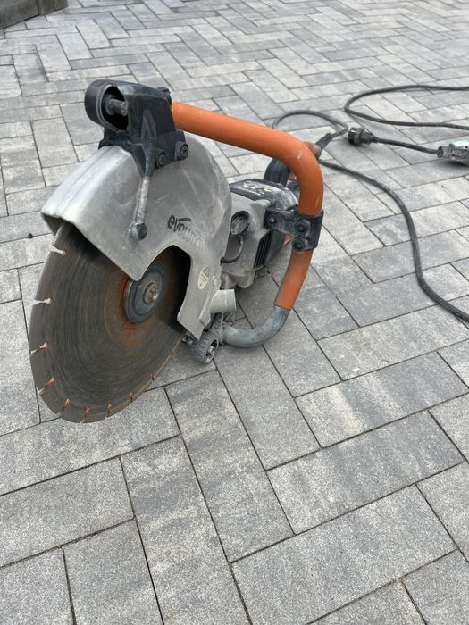 Przecinak do betonu Evolution R300 DCT+