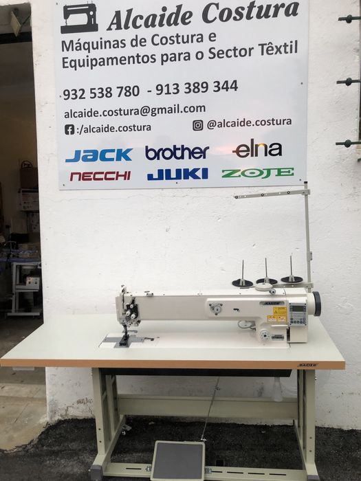 Máquina de costura industrial triplo arrasto braço longo