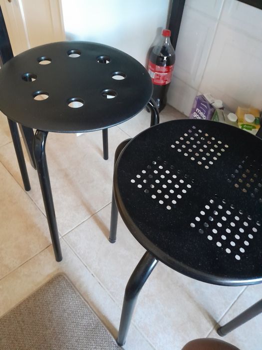 Mesa e 4 bancos usados
