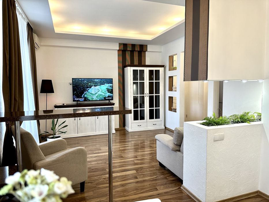 NAVIT апартаменти з кавомашиною в центрі, вид на Драматичний театр.