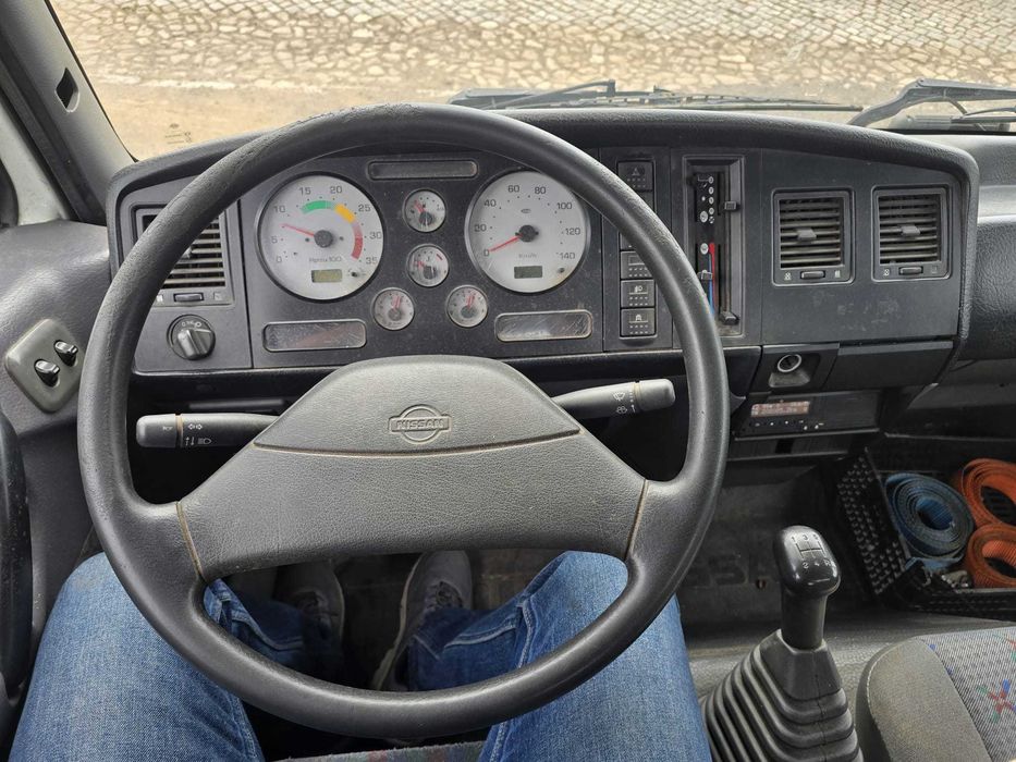 Nissan Atleon Bom Estado