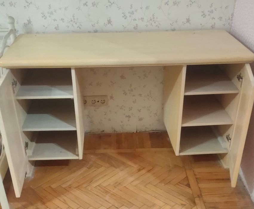 Продам стiл письмовий