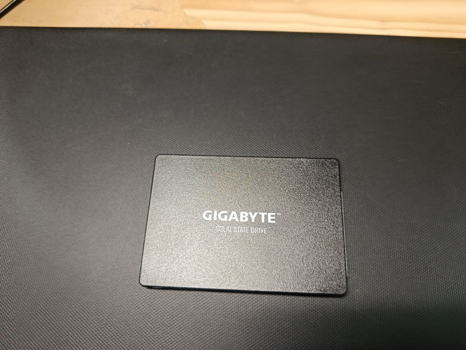 Dysk SSD do laptopa 240 GB