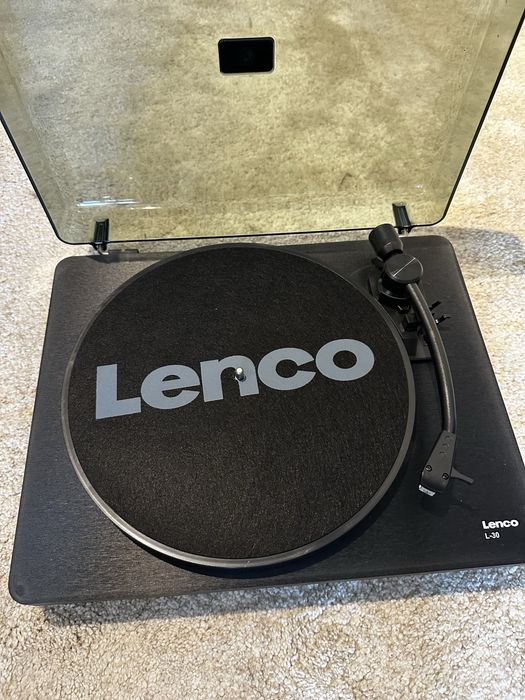 Gira-discos Lenco L-30 preto