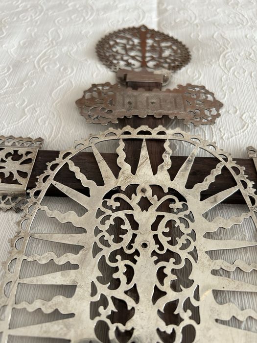 Cruz Processional Indo-Portuguesa  em prata e sissó, -Séc XVII/XVIII