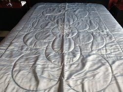 Colcha de casal com almofadas